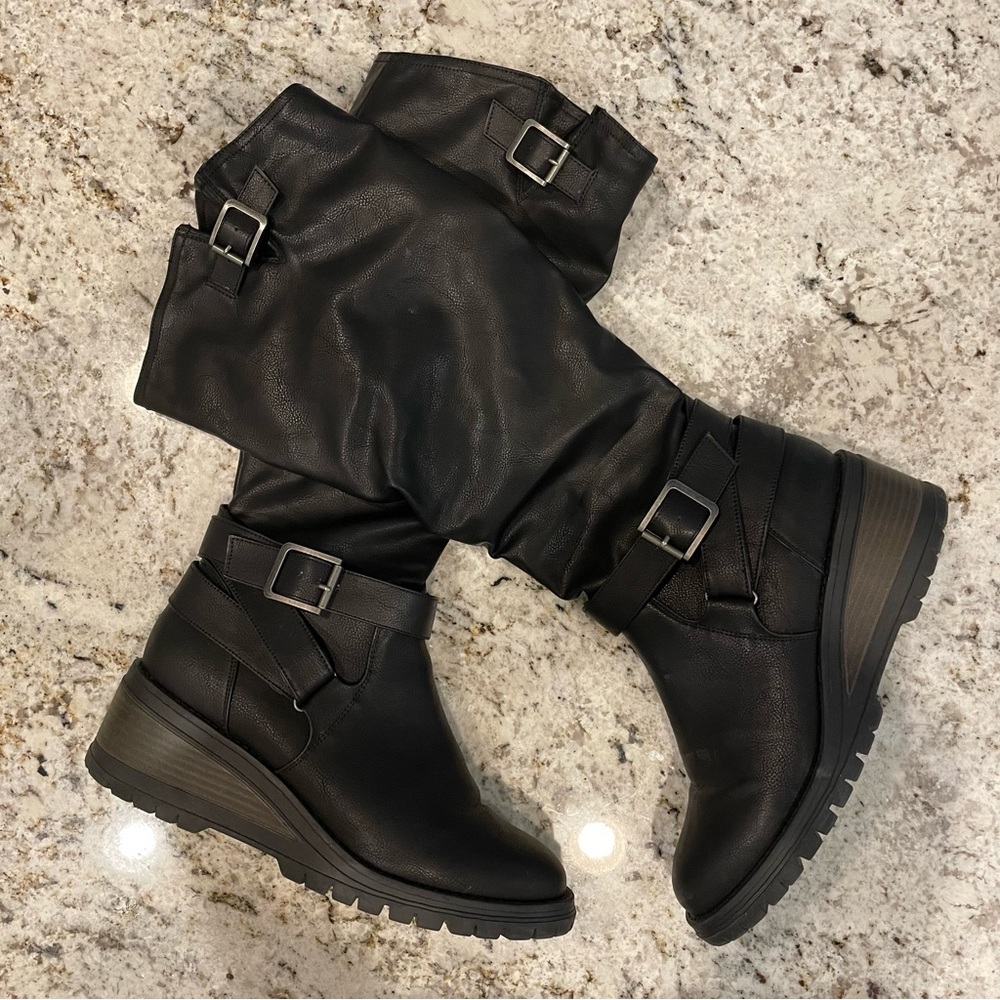 Like New!! Knee-high boots